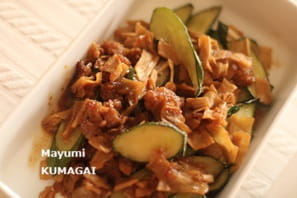 かんぴょうの歯ごたえが満足感アップ！干しキュウリとかんぴょうの鶏肉炒め