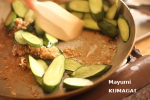 かんぴょうの歯ごたえが満足感アップ！干しキュウリとかんぴょうの鶏肉炒め