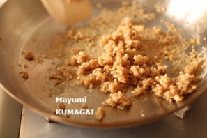 かんぴょうの歯ごたえが満足感アップ！干しキュウリとかんぴょうの鶏肉炒め