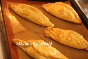 専用生地がサクサクして美味しいけど、
  意外に簡単！にできた、チキンのコーニッシュ・ミートパイ