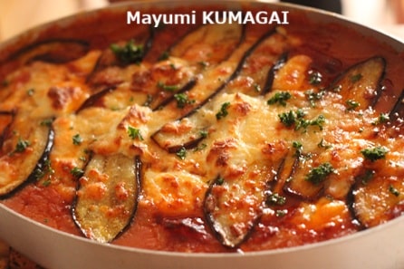 茄子のラザニアことギリシャ風ムサカ。一番上に茄子とミートソースが
美味しそうに見えるようにしたオリジナル。