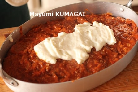 茄子のラザニアことギリシャ風ムサカ。一番上に茄子とミートソースが
美味しそうに見えるようにしたオリジナル。