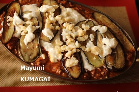 茄子のラザニアことギリシャ風ムサカ。一番上に茄子とミートソースが
美味しそうに見えるようにしたオリジナル。