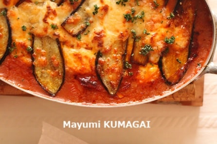 茄子のラザニアことギリシャ風ムサカ。一番上に茄子とミートソースが
美味しそうに見えるようにしたオリジナル。