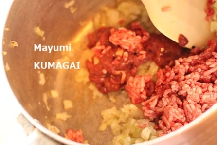 茄子のラザニアことギリシャ風ムサカ。一番上に茄子とミートソースが
美味しそうに見えるようにしたオリジナル。