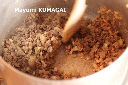 茄子のラザニアことギリシャ風ムサカ。一番上に茄子とミートソースが
美味しそうに見えるようにしたオリジナル。