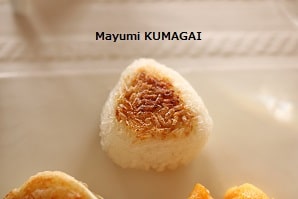 アメリカ米の焼きおにぎりを作ってみた。一応おにぎりの形にはなった。味はまあいけます