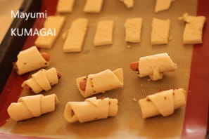 フランスのよくあるパイのおつまみ、ソーセージのパイ包み焼き