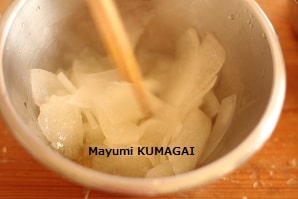 しっとり美味しい、冬瓜の温サラダ
