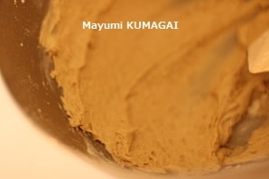 梅の形に絞った可愛い、昭和のお菓子、蕎麦ぼうろ。