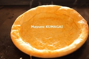 可愛くマーブル模様をつけた！とろけるくちどけのキャラメルチーズケーキ