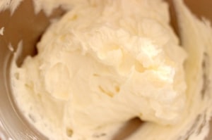 本格 美味 失敗しにくい 卵白のバタークリーム レシピ 作り方