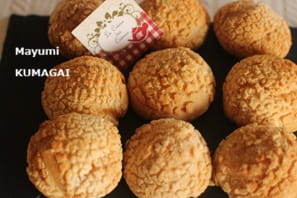 クッキー生地、シュー皮、カスタードクリームまで小麦粉を使わず、すべて米粉で作った米粉のシュークリームはカリカリ＆サクサク♪