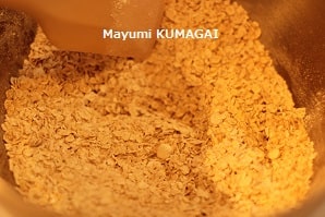 オートミールで自分でつくると香ばしくて美味しい！自家製グラノラ