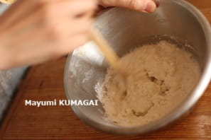 手間のかかる柏餅。餅を蒸さずに、茹でてつくる、オリジナルの製法を考案。超簡単にこどもの日を楽しめるレシピができました。 