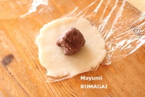 手間のかかる柏餅。餅を蒸さずに、茹でてつくる、オリジナルの製法を考案。超簡単にこどもの日を楽しめるレシピができました。 