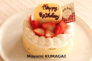 お誕生日のショートケーキ風にアレンジしたウイーン菓子マラコフトルテ