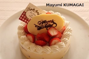 お誕生日のショートケーキ風にアレンジしたウイーン菓子マラコフトルテ