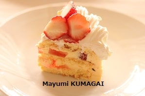 お誕生日のショートケーキ風にアレンジしたウイーン菓子マラコフトルテ