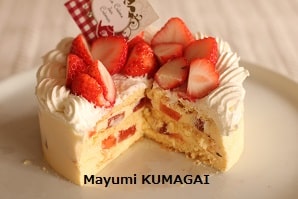 お誕生日のショートケーキ風にアレンジしたウイーン菓子マラコフトルテ