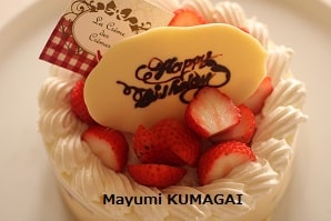 お誕生日のショートケーキ風にアレンジしたウイーン菓子マラコフトルテ