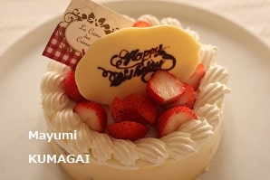 お誕生日のショートケーキ風にアレンジしたウイーン菓子マラコフトルテ