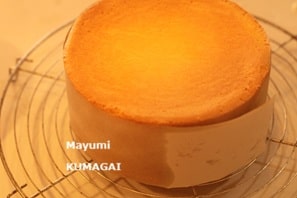 ドイツの伝統菓子 オプストトルテ（Obsttorte）苺だけをのせて
    ショートケーキ風に仕上げました。