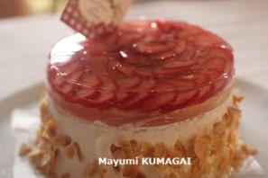 ドイツの伝統菓子 オプストトルテ(Obsttorte)苺だけをのせて
ショートケーキ風に仕上げました。