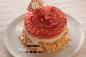 ドイツの伝統菓子 オプストトルテ(Obsttorte)苺だけをのせて
ショートケーキ風に仕上げました。