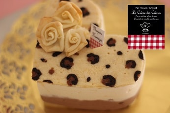 フランス菓子のチョコの2層ムース　サンマルクをオリジナルデザインでお菓子教室　熊谷真由美のラクレムデクレムでつくった可愛いハート型サンマルク。